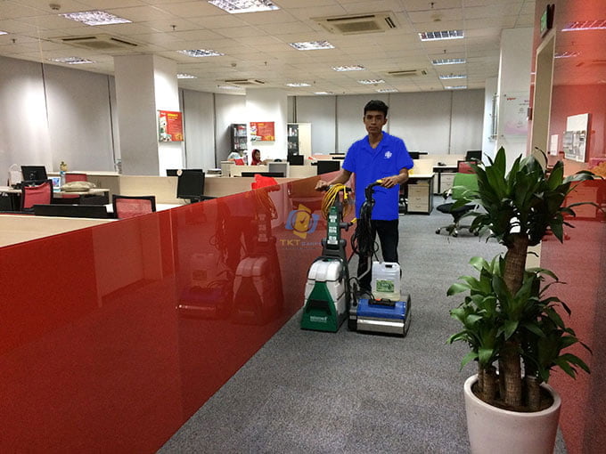 Phương pháp giặt thảm phun hút nước nóng