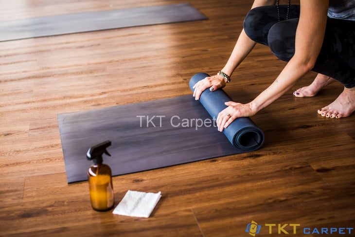 Cách làm sạch thảm yoga của bạn thường xuyên
