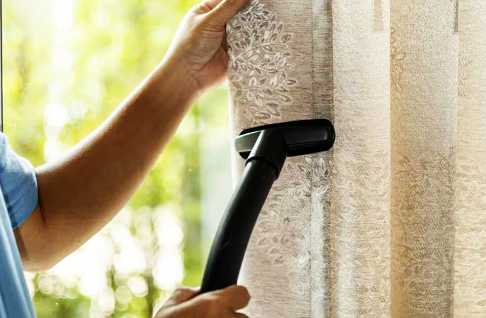 Cách giặt rèm khô đơn giản như thể này thôi !