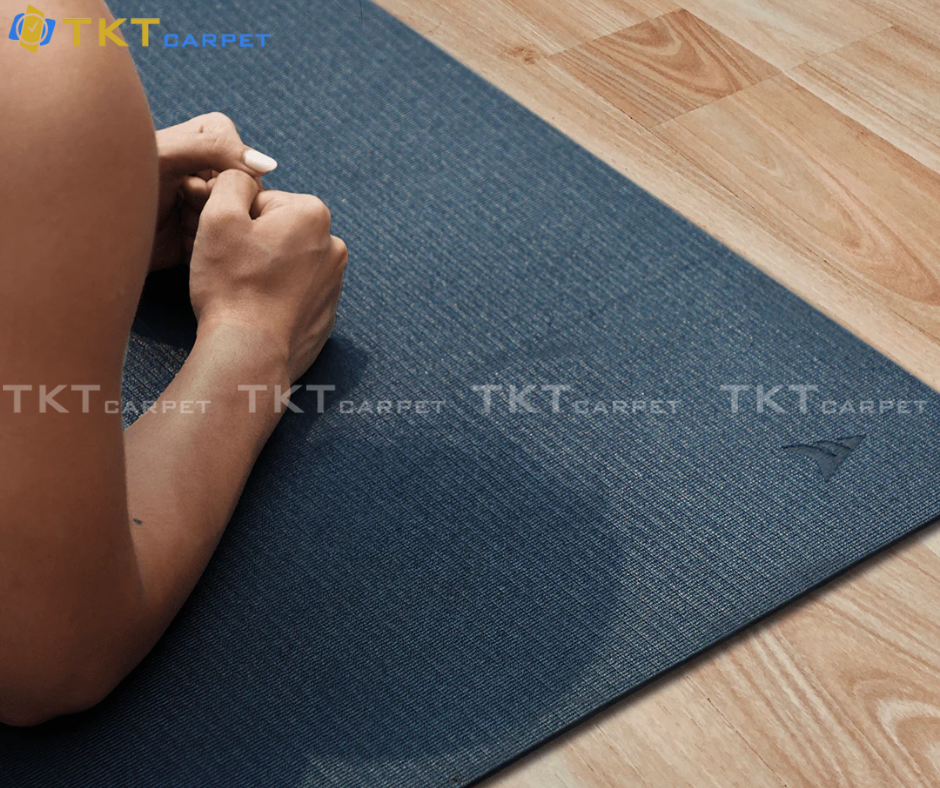 lam sach vet o tren tham yoga